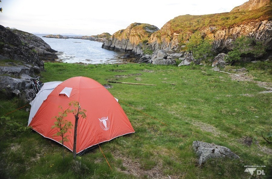 Campement à Ballstad, Lofoten avec accès privée à la mer. Idéal pour une douche matinale qui réveille.