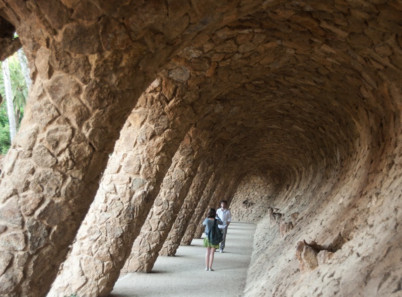 Les grottes sous le Parc Güel sont très courues des touristes