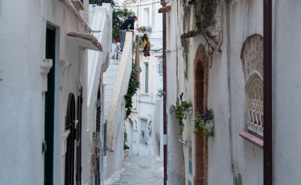 Une petite ruelle magnifique d'Italie