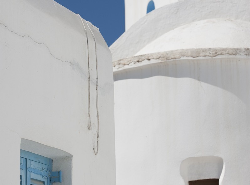 Maisons blanches et toits bleus, le classique de Santorini