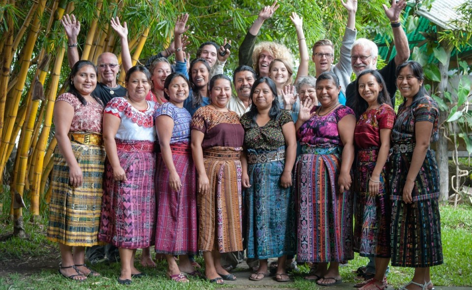 Le groupe et les enseignants de Casa Santiago à San Pedro la Laguna