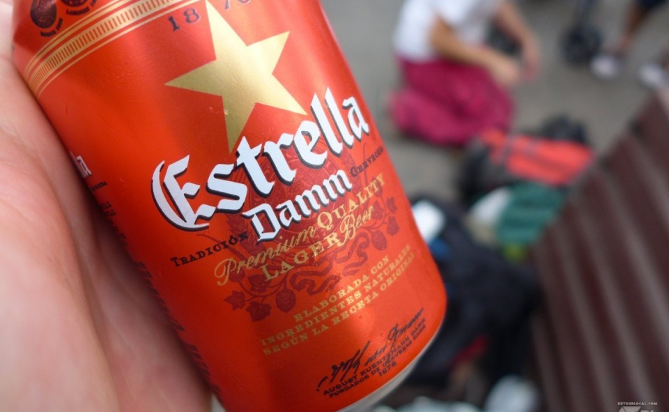 Estrella, la bière nationale de Barcelona (et d'Espagne) à 1€ dans la rue
