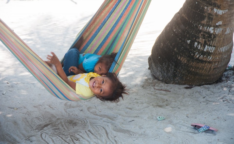 Panama, San Blas. Toujours un plaisir de jouer avec les enfants