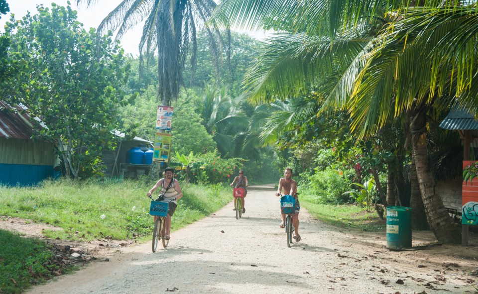 Isla Colon, balade en vélo le long de la plage