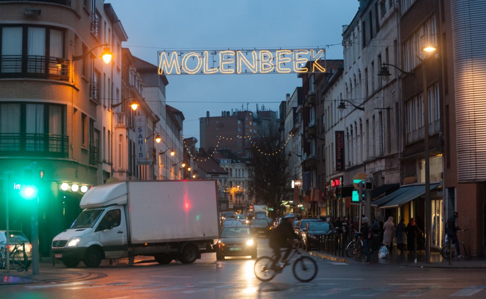 Molenbeek se prononce mo-len-bééék et non mo-len-bèèèk