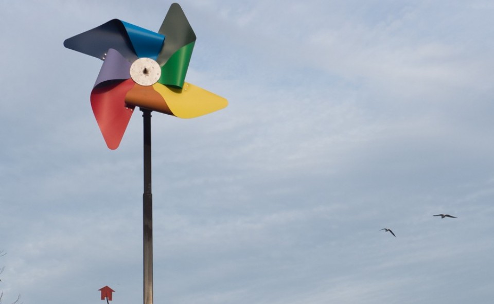 L'emblème de Molenbeek ce sont ces énormes moulins à vent multicolores qui inspirent l'arrivée d'un regain d'énergie dans la quartier